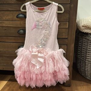 Adorable designer dress w flamingo detail